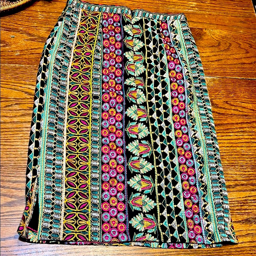 EUC Anthropologie Vanessa Virginia Moroccan Nights Embroidered  Pencil Skirt - Picture 9 of 10